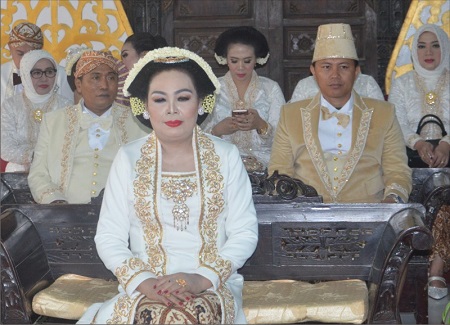 Antusiasme Masyarakat dalam Kirab Boyong Grobog